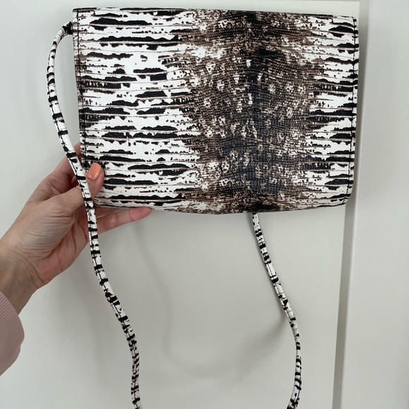 H&M | snake print clutch with gold chain - Picture 4 of 5